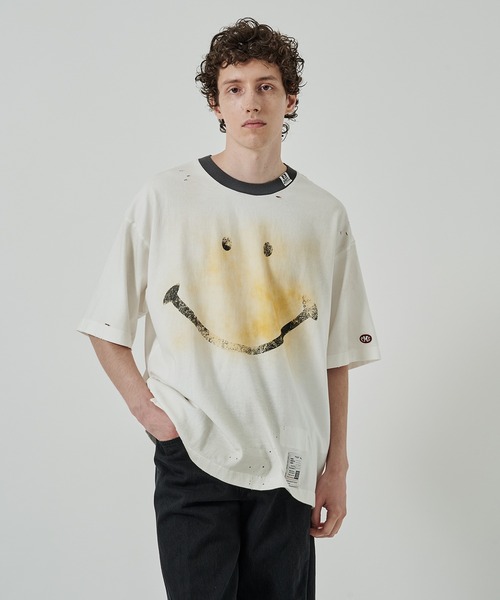MIHARAYASUHIRO(ミハラヤスヒロ)の「【MIHARAYASUHIRO/ミハラヤスヒロ】SMILY FACE PRINTEDDISTRESSED TEE(Tシャツ/カットソー・メンズ・ホワイト/ブラック・48/46)」の2枚目の写真