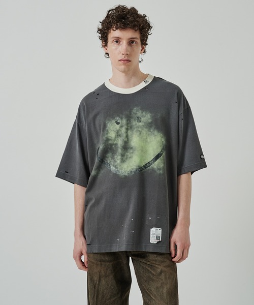 MIHARAYASUHIRO(ミハラヤスヒロ)の「【MIHARAYASUHIRO/ミハラヤスヒロ】SMILY FACE PRINTEDDISTRESSED TEE(Tシャツ/カットソー・メンズ・ホワイト/ブラック・48/46)」の1枚目の写真