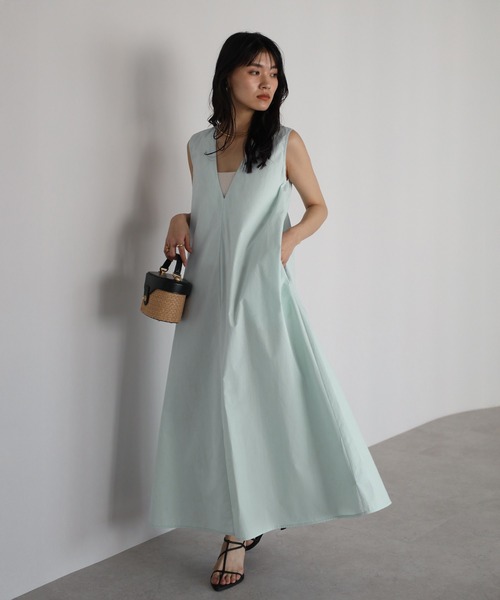 V neck volume flare one piece / Vネックボリュームフレア