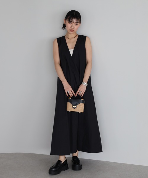 セール】V neck volume flare one piece / Vネックボリューム