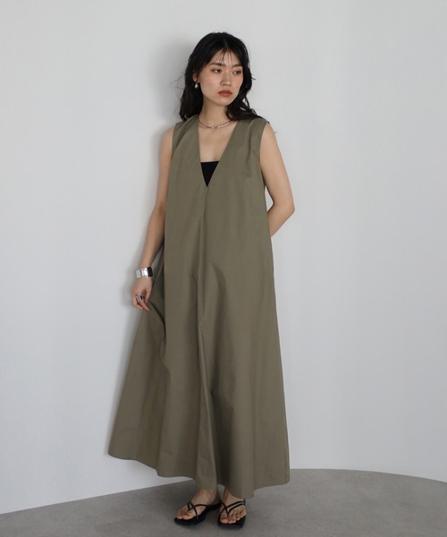 クルーネックボリュームフレアワンピース セール】V neck volume flare one piece / Vネックボリューム
