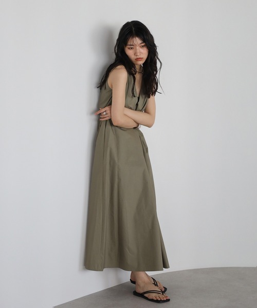 V neck volume flare one piece / Vネックボリュームフレア