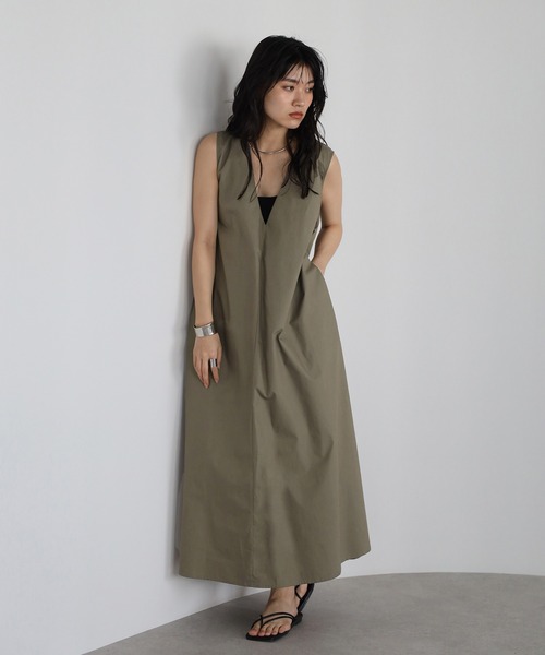 クルーネックボリュームフレアワンピース セール】V neck volume flare one piece / Vネックボリューム