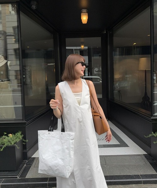 V neck volume flare one piece / Vネックボリュームフレア