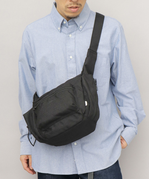 A.M.S.（エーエムエス）の「fulcro フルクロ 撥水 6ポケット ショルダーバッグ コンプリート A5サイズ収納対応 Cityシリーズ（ショルダーバッグ・メンズ・ブラック・FREE）」の3枚目の写真