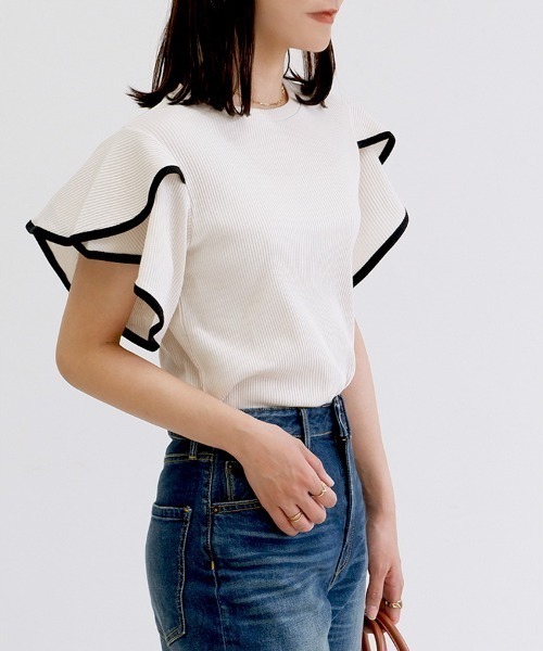 CLOTHY（クロシィ）の「【揺れるチューリップスリーブがCUTE♪】テレコ袖フリルTシャツ（Tシャツ/カットソー・レディース・オフホワイト/ブラック/アイボリー/モカ・MEDIUM/LARGE）」の19枚目の写真
