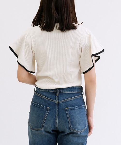 CLOTHY（クロシィ）の「【揺れるチューリップスリーブがCUTE♪】テレコ袖フリルTシャツ（Tシャツ/カットソー・レディース・オフホワイト/ブラック/アイボリー/モカ・MEDIUM/LARGE）」の20枚目の写真