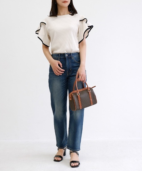 CLOTHY（クロシィ）の「【揺れるチューリップスリーブがCUTE♪】テレコ袖フリルTシャツ（Tシャツ/カットソー・レディース・オフホワイト/ブラック/アイボリー/モカ・MEDIUM/LARGE）」の21枚目の写真