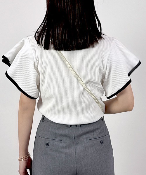 CLOTHY（クロシィ）の「【揺れるチューリップスリーブがCUTE♪】テレコ袖フリルTシャツ（Tシャツ/カットソー・レディース・オフホワイト/ブラック/アイボリー/モカ・MEDIUM/LARGE）」の10枚目の写真