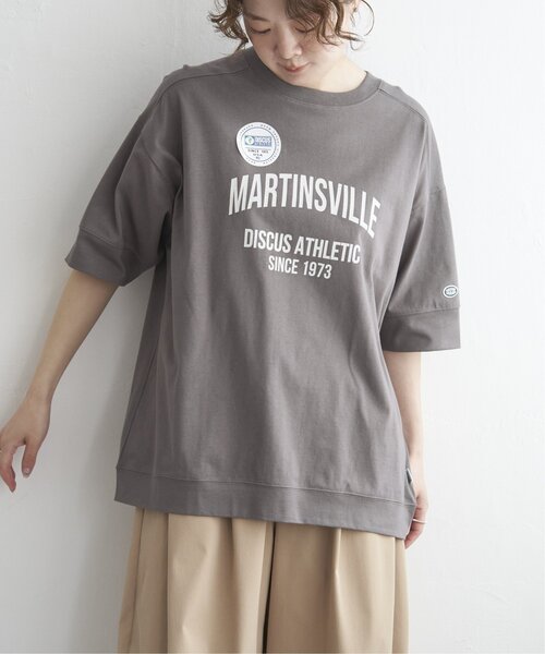 DISCUS ATHLETIC(ディスカス アスレチック)の「DISCUS ATHLETIC ロゴプリントルーズTシャツ(Tシャツ/カットソー・レディース・ブラック/サックスブルー/オフホワイト/チャコール/レッド・M)」の3枚目の写真