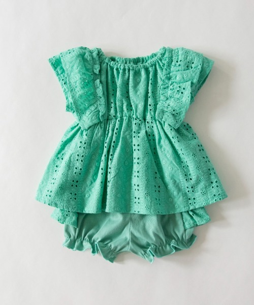 BRANSHES(ブランシェス)の「【キッズとおそろい】スカラップ刺繍トップス&ボトムスセット(その他ベビーウェア・キッズ・オフホワイト/グリーン・70/80)」の2枚目の写真
