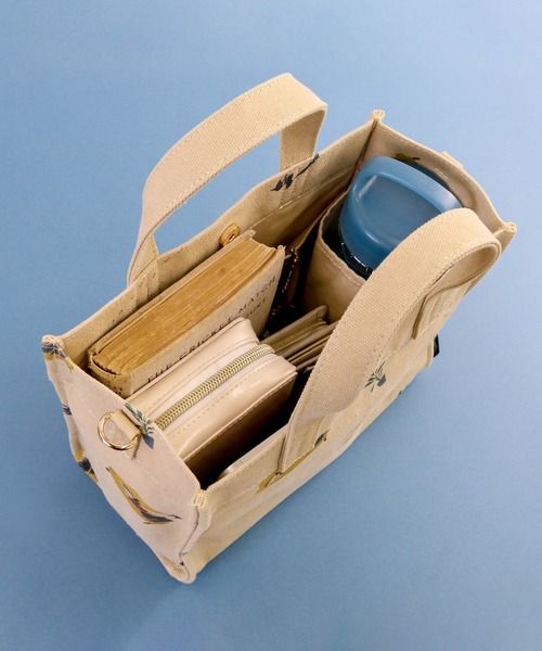 ACCOMMODE（アコモデ）の「エリクリン/スクエアミニショルダー（ショルダーバッグ・レディース・グレー/ベージュ/アイボリー・FREE）」の17枚目の写真