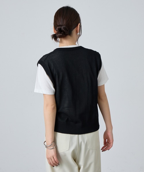 COLONY 2139（コロニートゥーワンスリーナイン）の「WEB限定 / ニットボタンベスト（ベスト・レディース・ブラック/オフホワイト/グレー・FREE）」の14枚目の写真