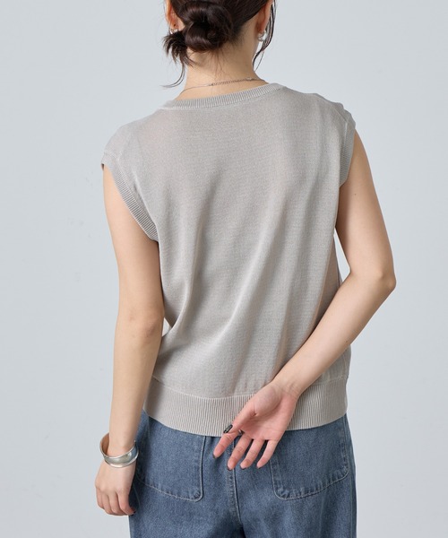 COLONY 2139（コロニートゥーワンスリーナイン）の「WEB限定 / ニットボタンベスト（ベスト・レディース・ブラック/オフホワイト/グレー・FREE）」の22枚目の写真