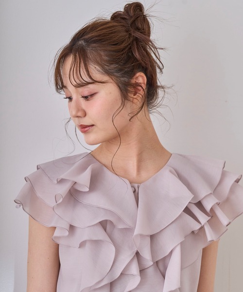 31 Sons de mode（トランテアン　ソン　ドゥ　モード）の「2025春夏新作 シアーフリルブラウス（シャツ/ブラウス・レディース・オフホワイト/ブラック/カーキ/ライトグレー・ﾌﾘ-）」の7枚目の写真