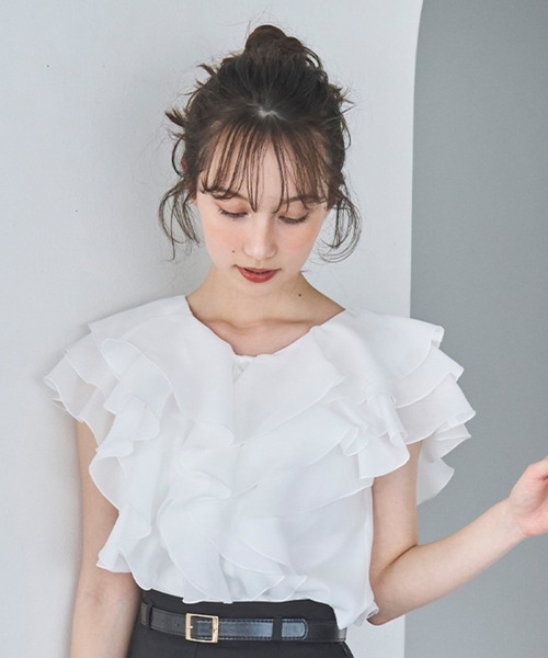 31 Sons de mode（トランテアン　ソン　ドゥ　モード）の「2025春夏新作 シアーフリルブラウス（シャツ/ブラウス・レディース・オフホワイト/ブラック/カーキ/ライトグレー・ﾌﾘ-）」の17枚目の写真