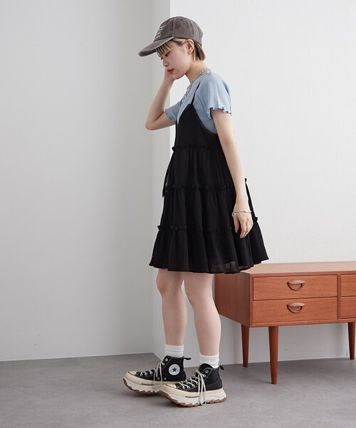 w closet（ダブルクローゼット）の「【3色展開】ティアードミニキャミワンピース（ワンピース・レディース・オフホワイト/ブラック/グリーン・FREE）」の5枚目の写真