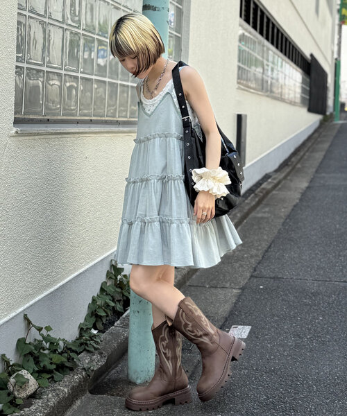 w closet（ダブルクローゼット）の「【3色展開】ティアードミニキャミワンピース（ワンピース・レディース・オフホワイト/ブラック/グリーン・FREE）」の10枚目の写真