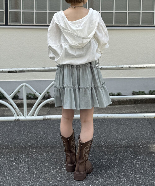 w closet（ダブルクローゼット）の「【3色展開】ティアードミニキャミワンピース（ワンピース・レディース・オフホワイト/ブラック/グリーン・FREE）」の21枚目の写真