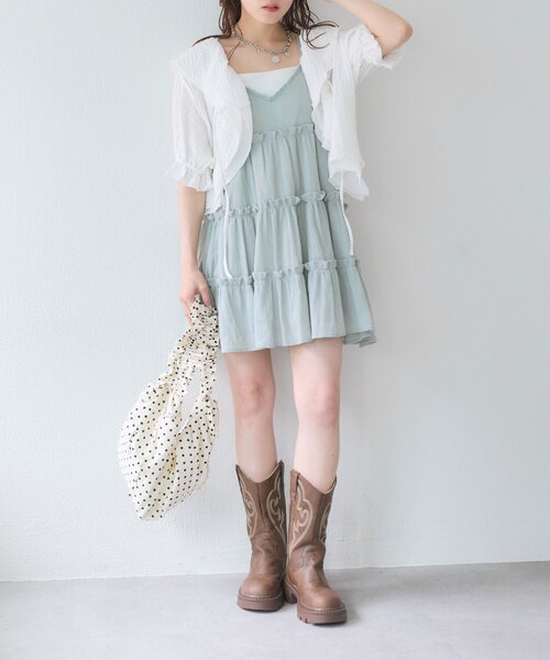 w closet（ダブルクローゼット）の「【3色展開】ティアードミニキャミワンピース（ワンピース・レディース・オフホワイト/ブラック/グリーン・FREE）」の22枚目の写真