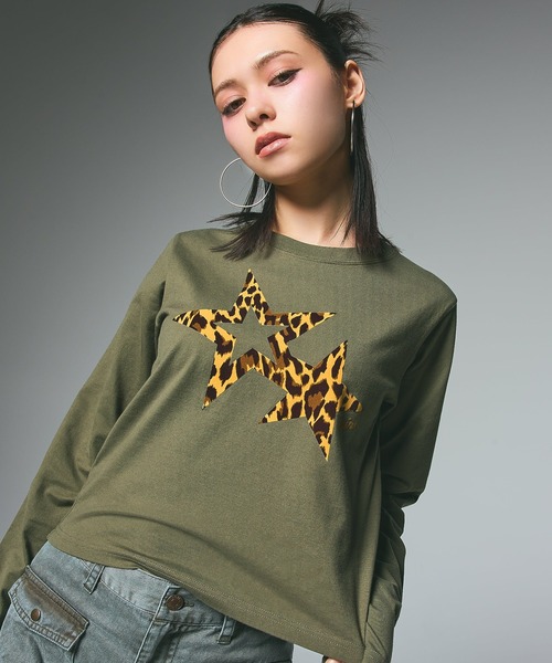 X-girl(エックスガール)の「LEOPARD STAR L/S BABY TEE(Tシャツ/カットソー・レディース・ブラック/オリーブ/ベージュ・M/S)」の1枚目の写真