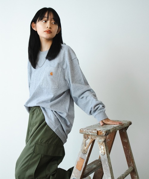 Carhartt(カーハート)の「Carhartt/カーハート WORKER POCKET LS T-SHIRTS ロングスリーブT ビッグシルエット 長袖 ロンT 秋服 2026年秋冬(Tシャツ/カットソー・メンズ・チャコール/ヘザーグレー/ブラック/バーガンディー/ダークブラウン/ホワイト/ネイビー・S/L/M/XL)」の4枚目の写真