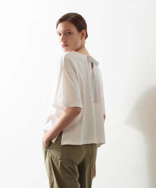 LOGEMENT DE CLAIRE(ロジュモンドクレール)の「バックリボン5分袖プルオーバー(Tシャツ/カットソー・レディース・ブラック/オフホワイト/ブルー・FREE)」の2枚目の写真