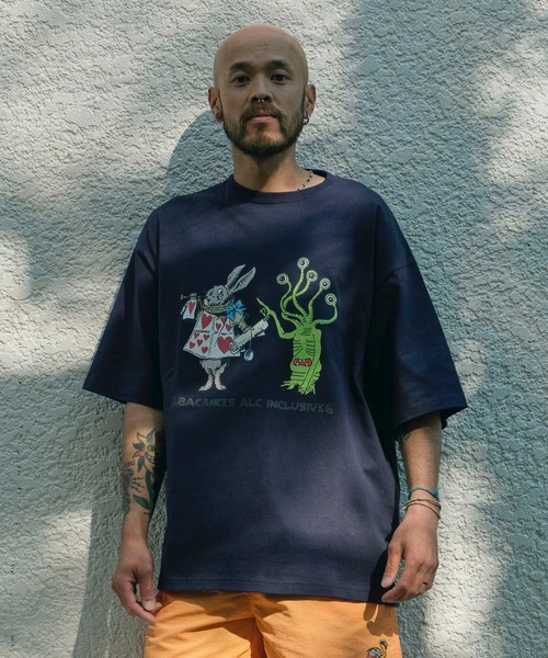BACANCES ALL INCLUSIVE（バカンサスオールインクルーシブ）の「BLC S/S T [ALC RABBIT]（Tシャツ/カットソー・メンズ・ホワイト/ネイビー・L/XL）」の2枚目の写真