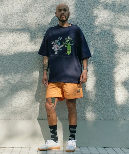 BACANCES ALL INCLUSIVE（バカンサスオールインクルーシブ）の「BLC S/S T [ALC RABBIT]（Tシャツ/カットソー・メンズ・ホワイト/ネイビー・L/XL）」の3枚目の写真