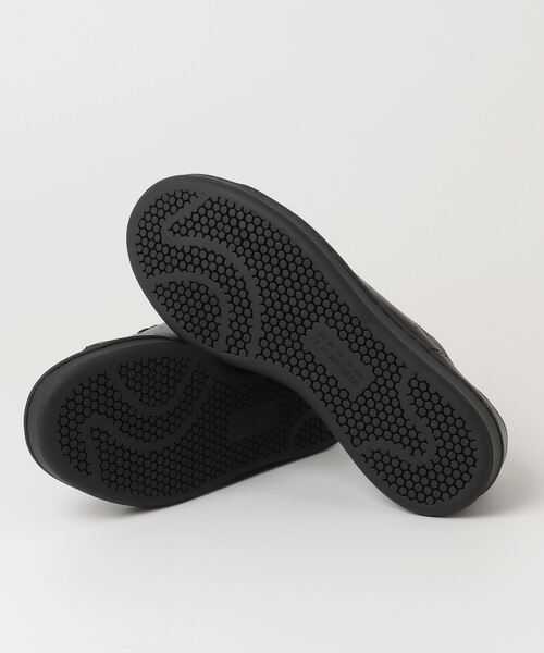 Y-3（ワイスリー）の「Y-3 STAN SMITH（スニーカー・メンズ・ブラック系・28.5cm/29.0cm/28.0cm/27.5cm/27.0cm/26.5cm/26.0cm/25.5cm/24.5cm/24.0cm/23.5cm/23.0cm/22.5cm/29.5cm/25.0cm）」の3枚目の写真