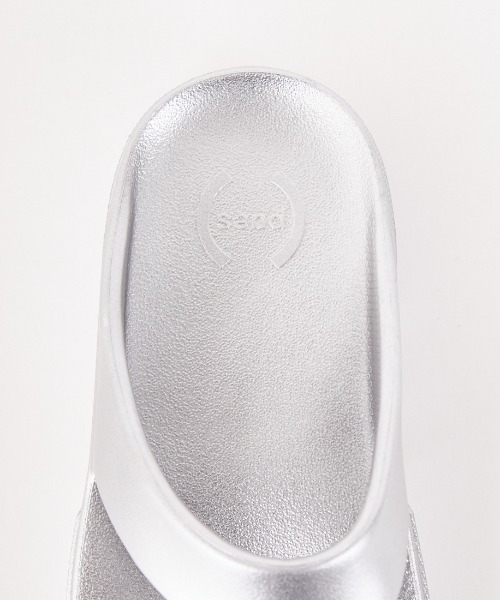 PAES（ペイズ）の「[PAES/ペイズ] FLIP FLOP COATING リカバリーサンダル（サンダル・レディース・シルバー/ダークグレー・22/23/24/25）」の8枚目の写真