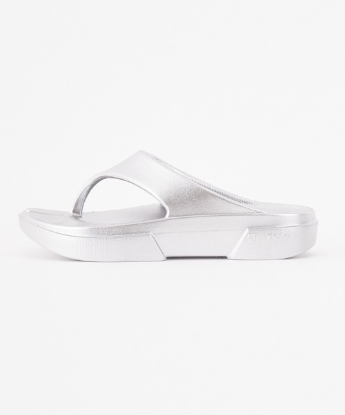 PAES（ペイズ）の「[PAES/ペイズ] FLIP FLOP COATING リカバリーサンダル（サンダル・レディース・シルバー/ダークグレー・22/23/24/25）」の12枚目の写真