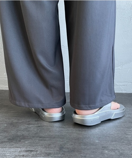 PAES（ペイズ）の「[PAES/ペイズ] FLIP FLOP COATING リカバリーサンダル（サンダル・レディース・シルバー/ダークグレー・22/23/24/25）」の19枚目の写真