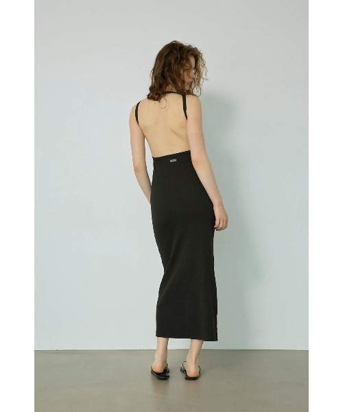 ALEXIA STAM(アリシアスタン)の「Wellness Open Back Rib Long Dress /パッドinオープンバックロングドレス(ワンピース・レディース・チャコールグレー/テラコッタ/サンドベージュ/ブラック/カーキ・S/M/L)」の7枚目の写真