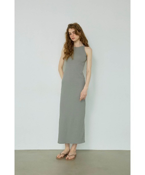 ALEXIA STAM(アリシアスタン)の「Wellness Open Back Rib Long Dress /パッドinオープンバックロングドレス(ワンピース・レディース・チャコールグレー/テラコッタ/サンドベージュ/ブラック/カーキ・S/M/L)」の15枚目の写真