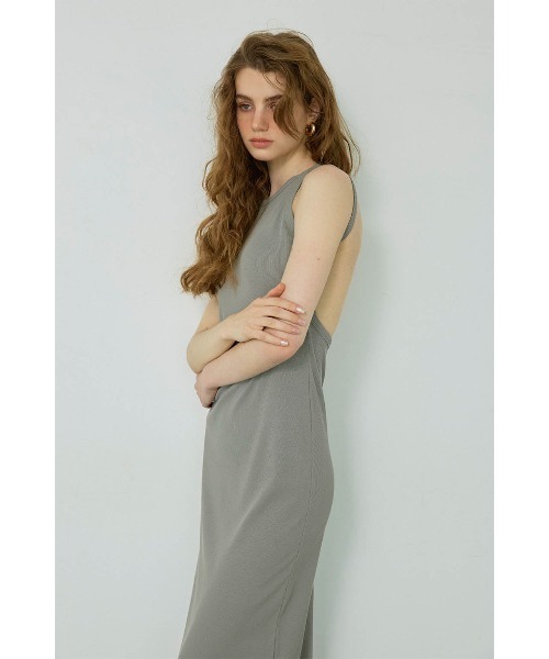 ALEXIA STAM(アリシアスタン)の「Wellness Open Back Rib Long Dress /パッドinオープンバックロングドレス(ワンピース・レディース・チャコールグレー/テラコッタ/サンドベージュ/ブラック/カーキ・S/M/L)」の18枚目の写真