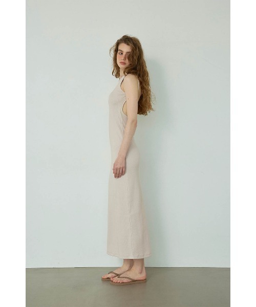 ALEXIA STAM(アリシアスタン)の「Wellness Open Back Rib Long Dress /パッドinオープンバックロングドレス(ワンピース・レディース・チャコールグレー/テラコッタ/サンドベージュ/ブラック/カーキ・S/M/L)」の11枚目の写真