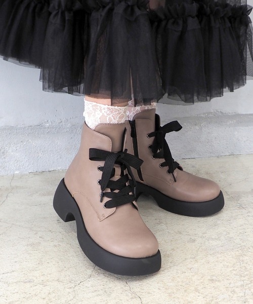 byあしながおじさん(バイアシナガオジサン)の「厚底レースアップブーツ 8710617(ブーツ・レディース・アイボリー/ダークベージュ/ブラック・S/M/L/LL)」の3枚目の写真