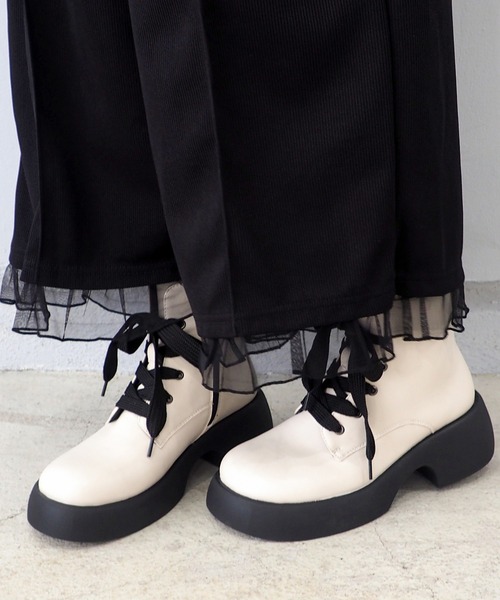 byあしながおじさん(バイアシナガオジサン)の「厚底レースアップブーツ 8710617(ブーツ・レディース・アイボリー/ダークベージュ/ブラック・S/M/L/LL)」の2枚目の写真
