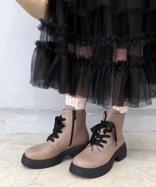 byあしながおじさん(バイアシナガオジサン)の「厚底レースアップブーツ 8710617(ブーツ・レディース・アイボリー/ダークベージュ/ブラック・S/M/L/LL)」の12枚目の写真