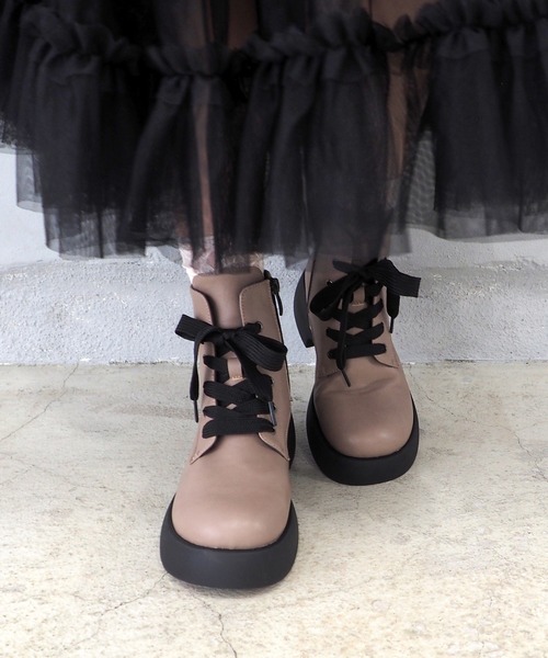 byあしながおじさん(バイアシナガオジサン)の「厚底レースアップブーツ 8710617(ブーツ・レディース・アイボリー/ダークベージュ/ブラック・S/M/L/LL)」の11枚目の写真