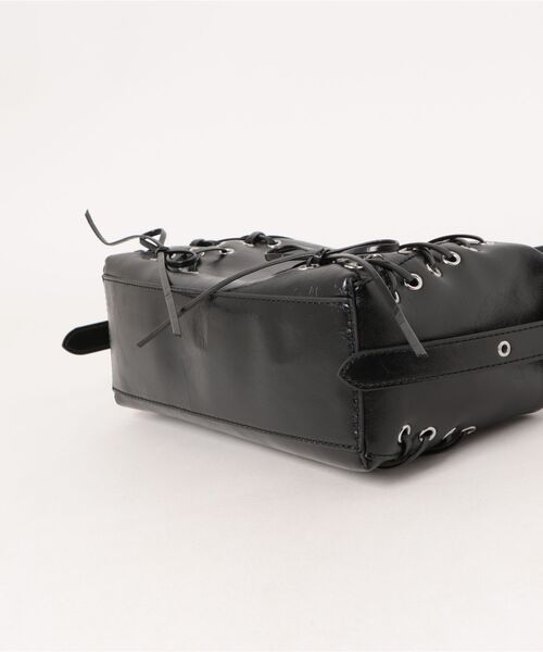 CHARLES & KEITH（チャールズ & キース）の「Xylia ザイリア グロメットレースアップショルダーバッグ（ショルダーバッグ・レディース・スミクロ/ピンク系その他・M）」の12枚目の写真