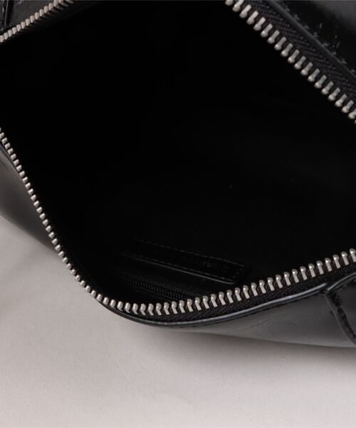 CHARLES & KEITH（チャールズ & キース）の「Xylia ザイリア グロメットレースアップショルダーバッグ（ショルダーバッグ・レディース・スミクロ/ピンク系その他・M）」の13枚目の写真