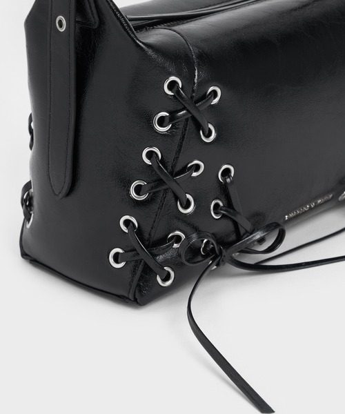 CHARLES & KEITH（チャールズ & キース）の「Xylia ザイリア グロメットレースアップショルダーバッグ（ショルダーバッグ・レディース・スミクロ/ピンク系その他・M）」の10枚目の写真