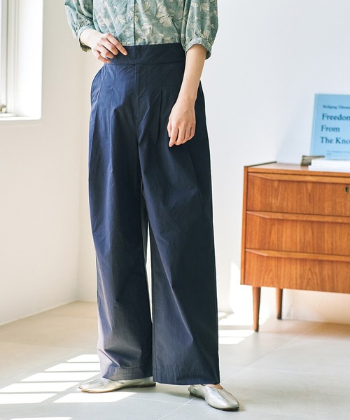 and myera(アンド マイラ)の「and myera ツータックパンツ(その他パンツ・レディース・ネイビー・LL/L/M)」の1枚目の写真