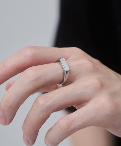 WYZ surgical stainless(ダブリューワイジィーサージカルステンレス)の「【 金属アレルギー対応 】印台リング サージカルステンレス(リング・メンズ・シルバー/ブラック・18号/16号/20号)」の1枚目の写真