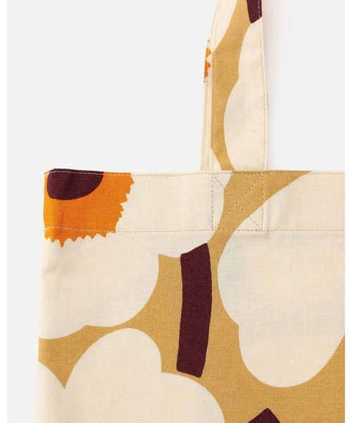 marimekko(マリメッコ)の「Pieni Unikko / tote bag43x44 cm(トートバッグ・レディース・キャメル・FREE)」の4枚目の写真