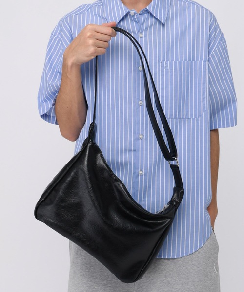 LAND MUSEUM（ランドミュージアム）の「LAND MUSEUM／レザークロスBAG（ショルダーバッグ・メンズ・ブラック・ONE SIZE）」の13枚目の写真