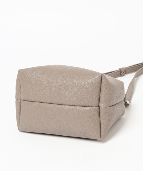 LOWRYS FARM（ローリーズファーム）の「ポーチツキ２ＰＢＡＧ／L　578360（ショルダーバッグ・レディース・グレイッシュベージュ/ブラック・FREE）」の4枚目の写真