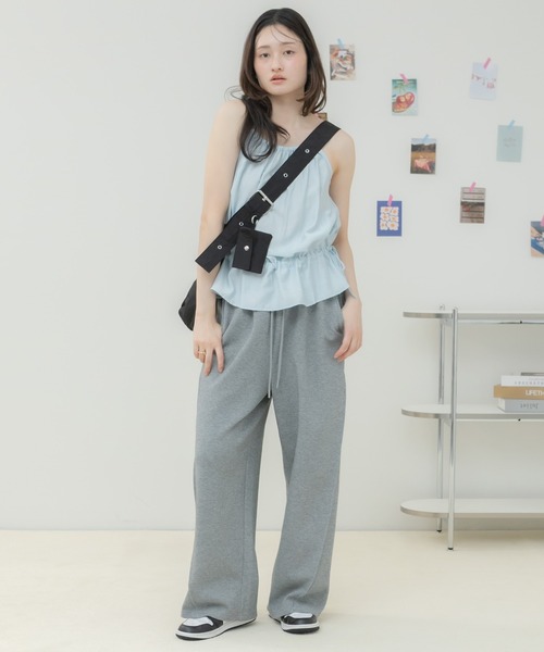 HEILIS（ヘイリス）の「ナイロンベルトショルダーバッグ/A4 ベルトバッグ ナイロン 黒 白 赤 ブラック アイボリー ホワイト レッド ショルダーバッグ ノームコア カジュアル 韓国 シティガール 通勤 推し活グッズ収納 イベント ノートパソコン トラベルバッグ（メッセンジャーバッグ・レディース・アイボリー/ブラック/レッド・FREE）」の19枚目の写真